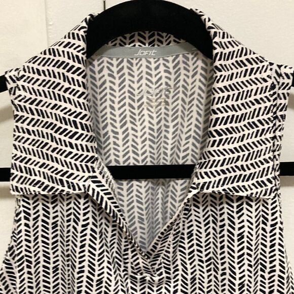 Jofit NWT Tech Cutaway Polo in a Black & White. Size XS. - Picture 3 of 8